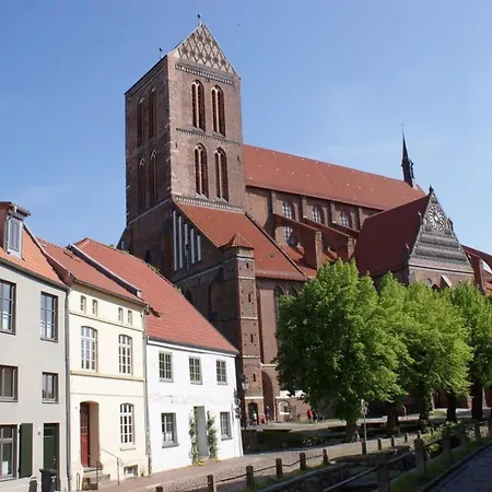 Am Wismarer Markt Mit Balkon - Abc329