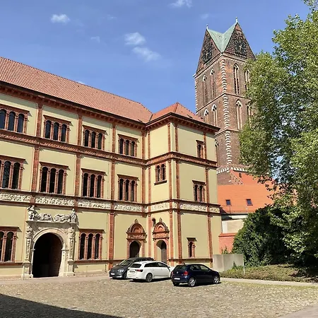 Apartment Am Wismarer Markt Mit Balkon - Abc329 Wismar